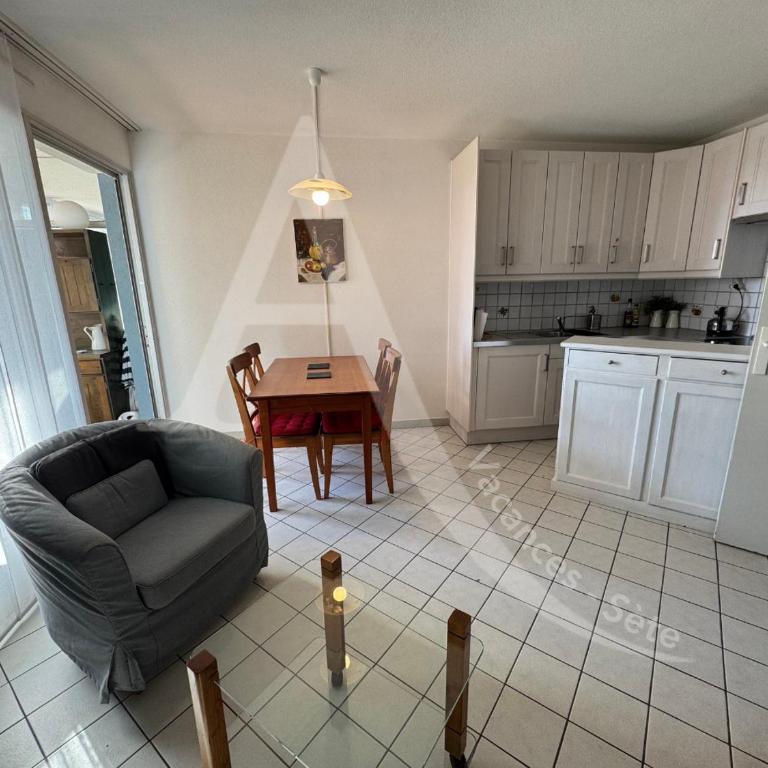 1 CHAMBRES, PKG, A MI CHEMIN ENTRE PLAGES ET CENTRE HISTORIQUE - Appartement 1 Chambre - 12
