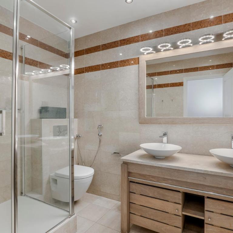 Luxury 5-Bed Residence - Opposite the Eiffel Tower - Located on Avenue Kléber - Apartamento - 11