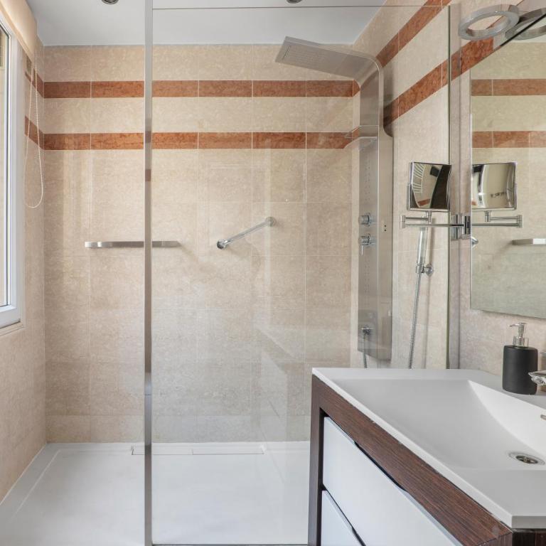 Luxury 5-Bed Residence - Opposite the Eiffel Tower - Located on Avenue Kléber - Apartamento - 23