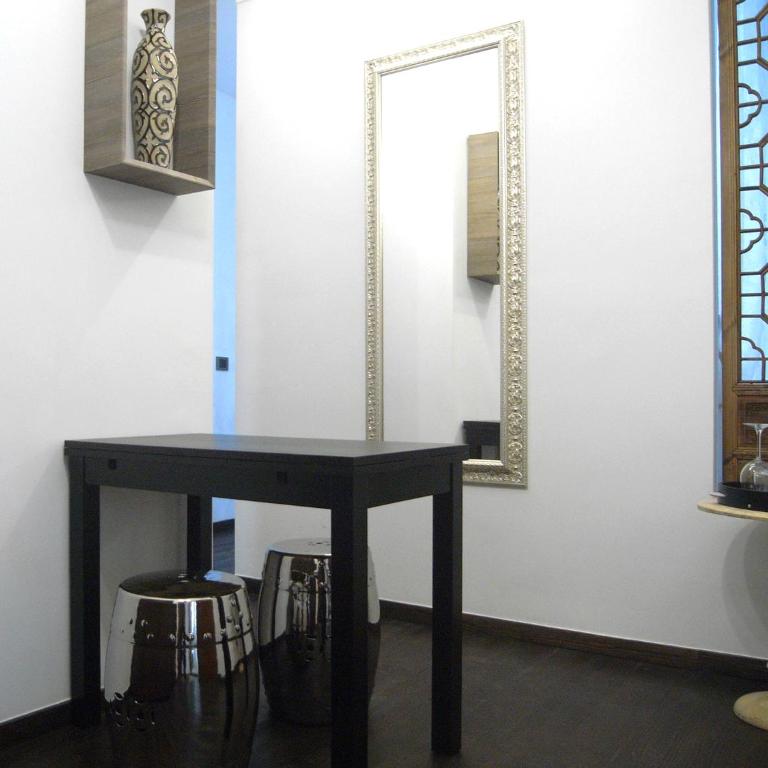 Aparthotel Dei Mercanti - Apartment Black & White - 2