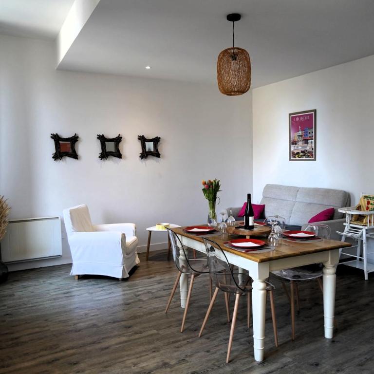 La magie de Carnot Meublé de tourisme 3 étoiles - Apartment with City View - 4