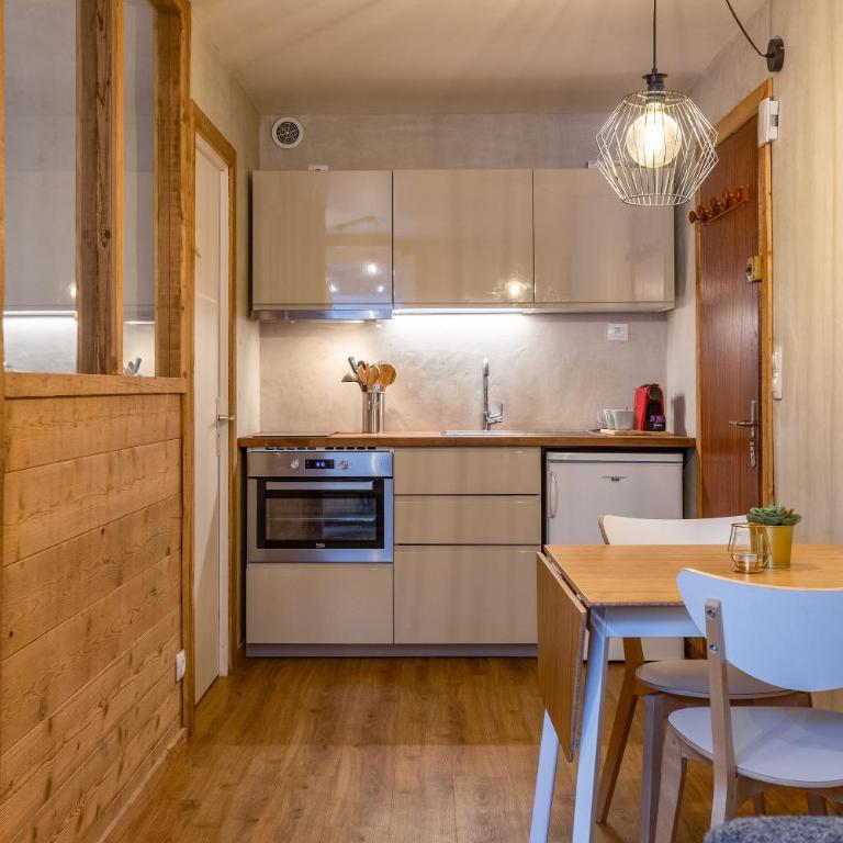 Le Cry - Cosy studio 2pax - Free Parking - 5mn City Center - Appartamento con 1 Camera da Letto - 13