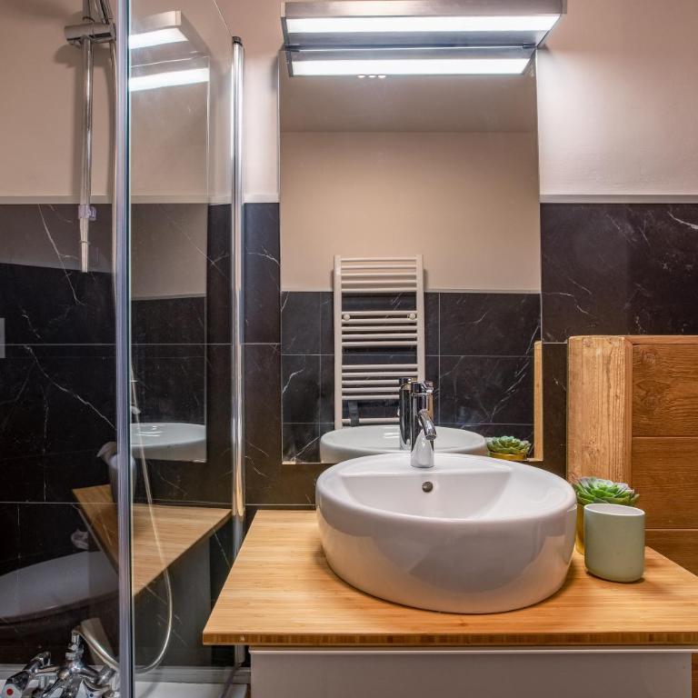Le Cry - Cosy studio 2pax - Free Parking - 5mn City Center - Appartamento con 1 Camera da Letto - 3