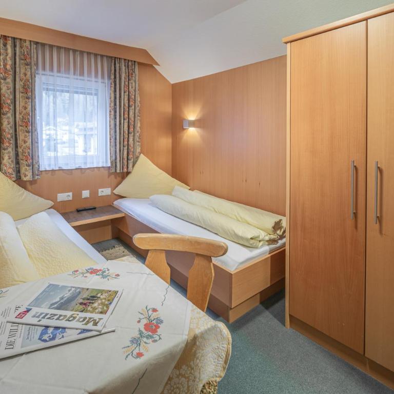 Gastehaus Agnes Gstrein - Kleines Zweibettzimmer - 1