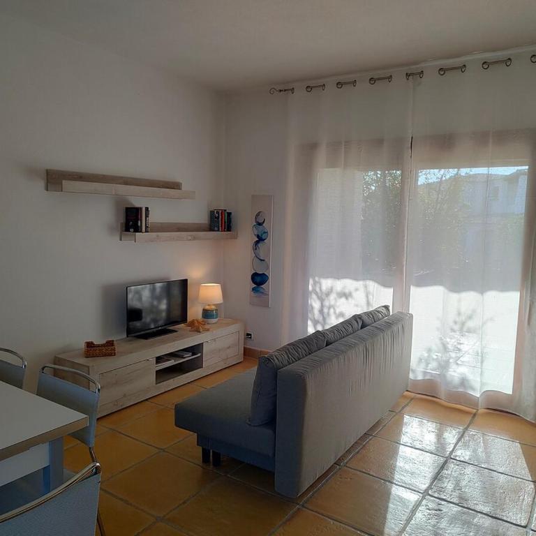 Apartment with garden - Appartamento con 2 Camere da Letto e Vista Piscina - 3