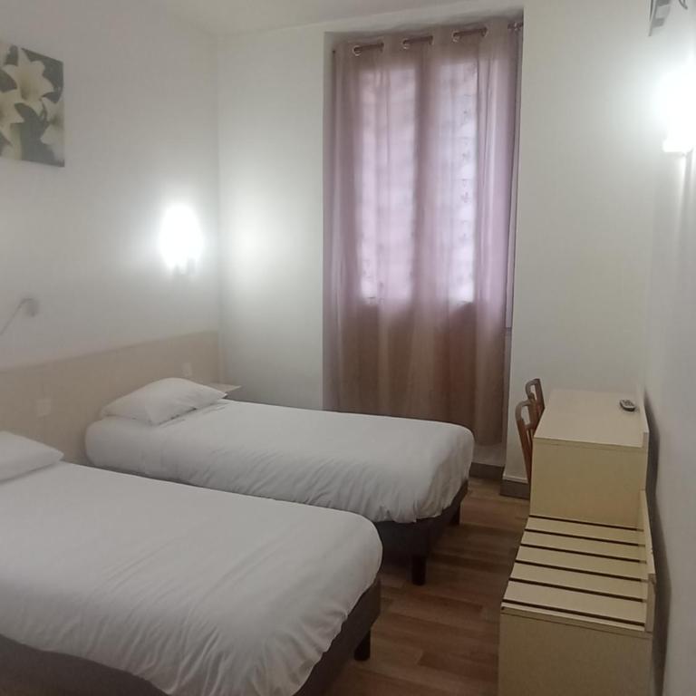 Hôtel Croix des Nordistes - Chambre Lits Jumeaux - 1