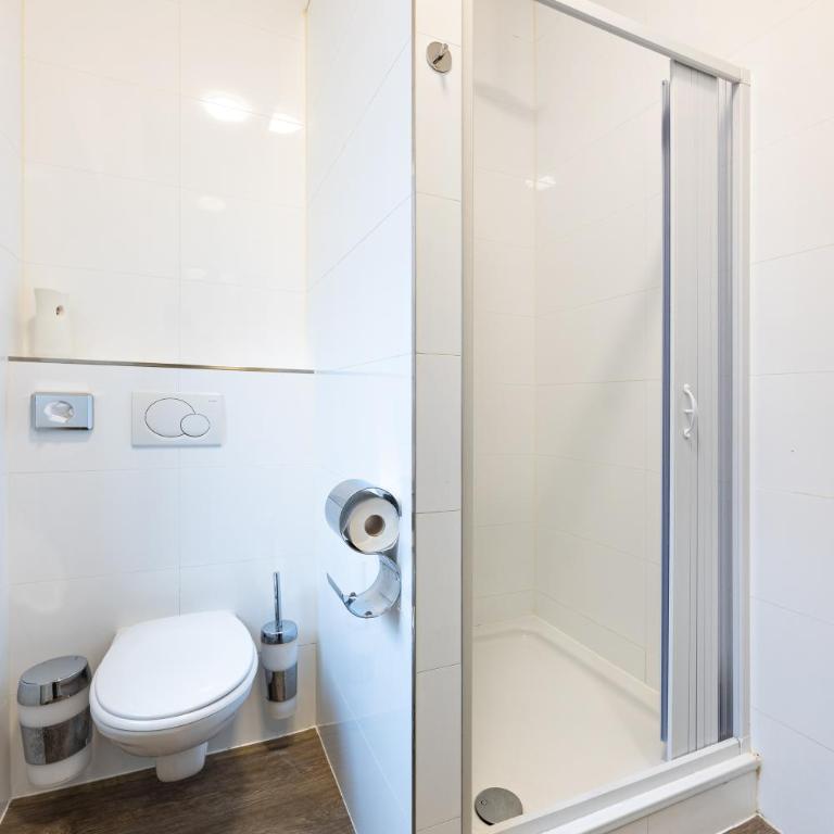 Schwanthaler Hof - Zweibettzimmer mit Gemeinschaftsbad - 16
