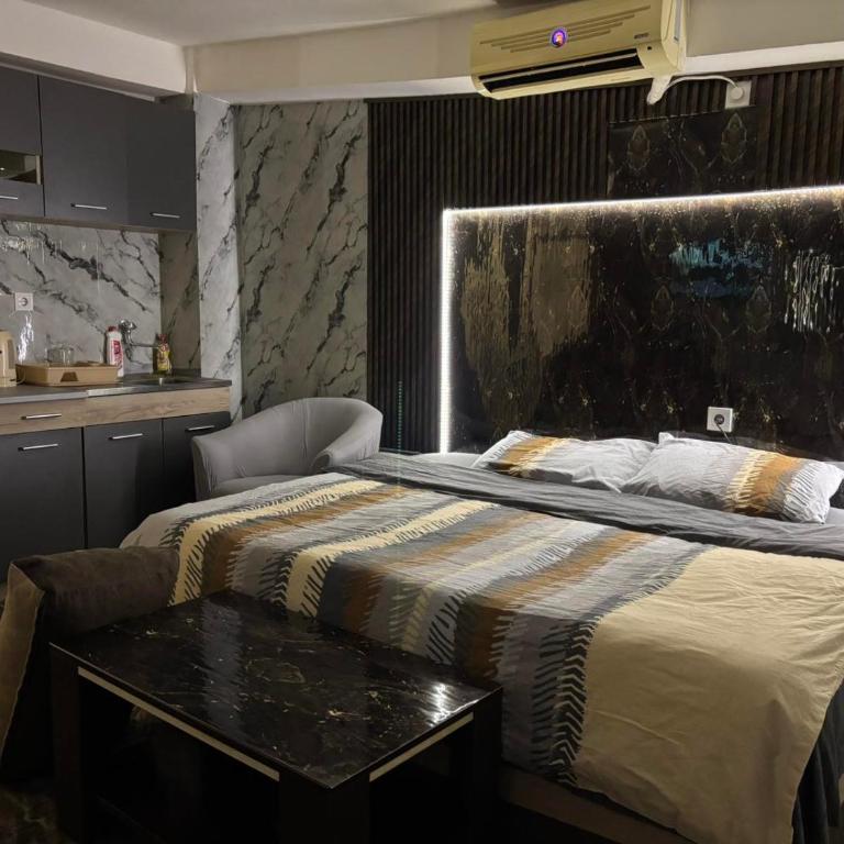 Apartment on the day Bar - One-Bedroom Apartment - 2