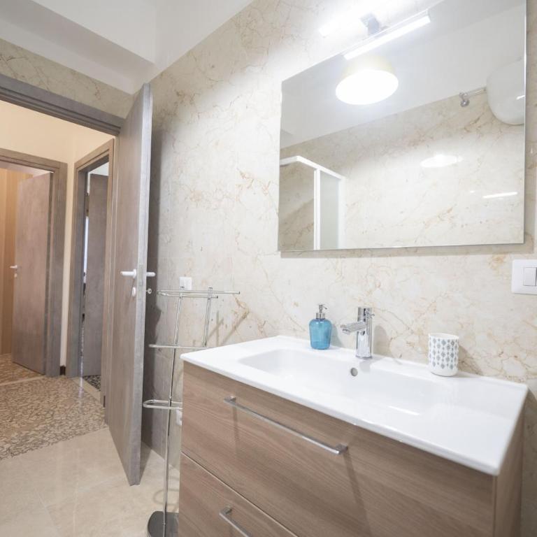 Spacious and Bright 3BR Family Apartment - Appartamento con Balcone - 17