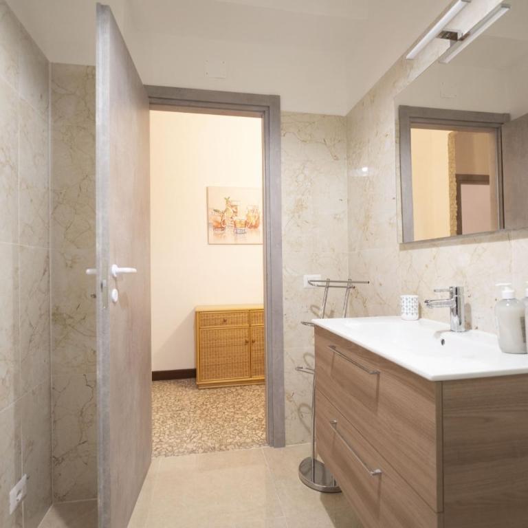 Spacious and Bright 3BR Family Apartment - Appartamento con Balcone - 23