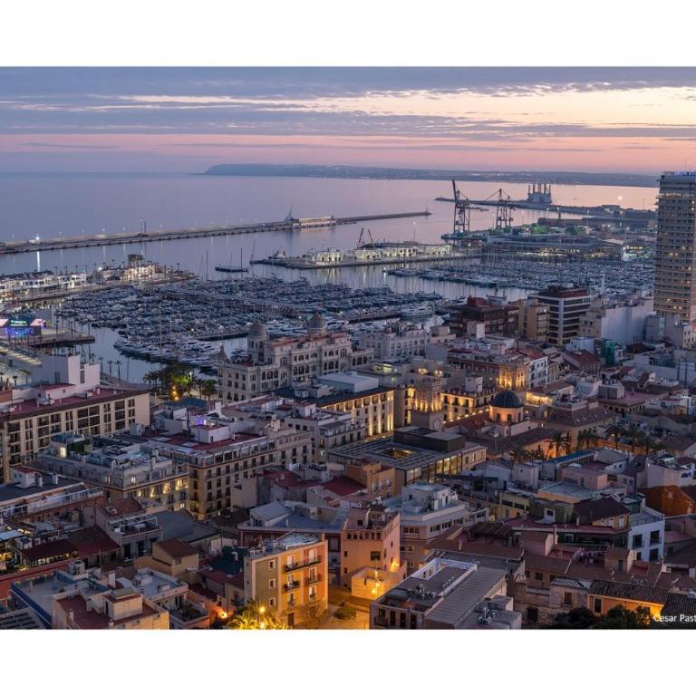 Refugio con encanto en el Casco Antiguo de Alicante! - Two-Bedroom Apartment - 48