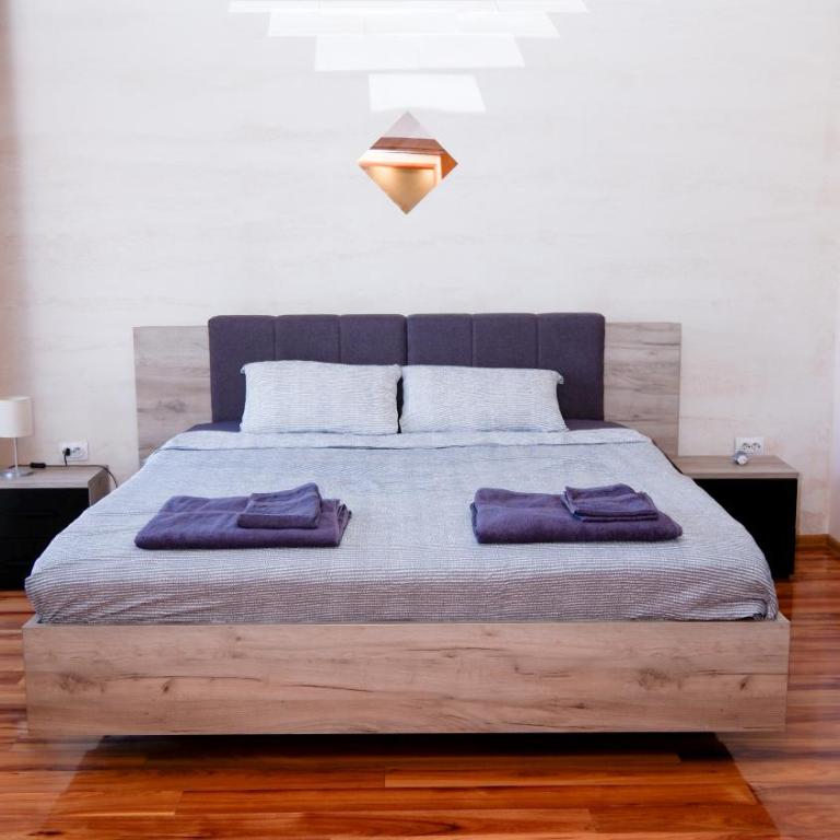 Place to Be - Modern Jacuzzi House in Vozdovac - Two-Bedroom House - 5