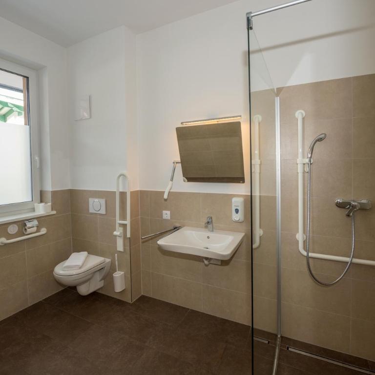Villa am Achenweg "biker welcome" - Familienzimmer - barrierefrei - 3