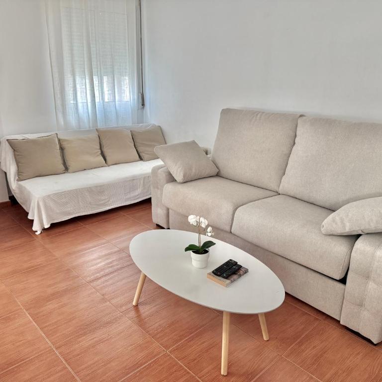 Apartamentos Latin - Apartamento de 2 dormitorios con vistas a la piscina - 6