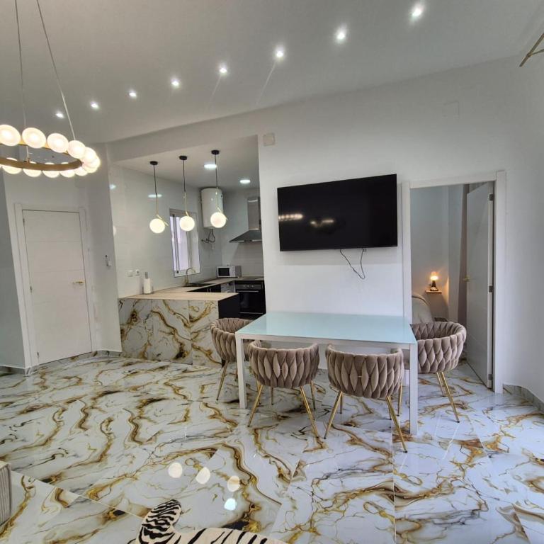 Downtown Apartments - Penthouse Apartment - 11