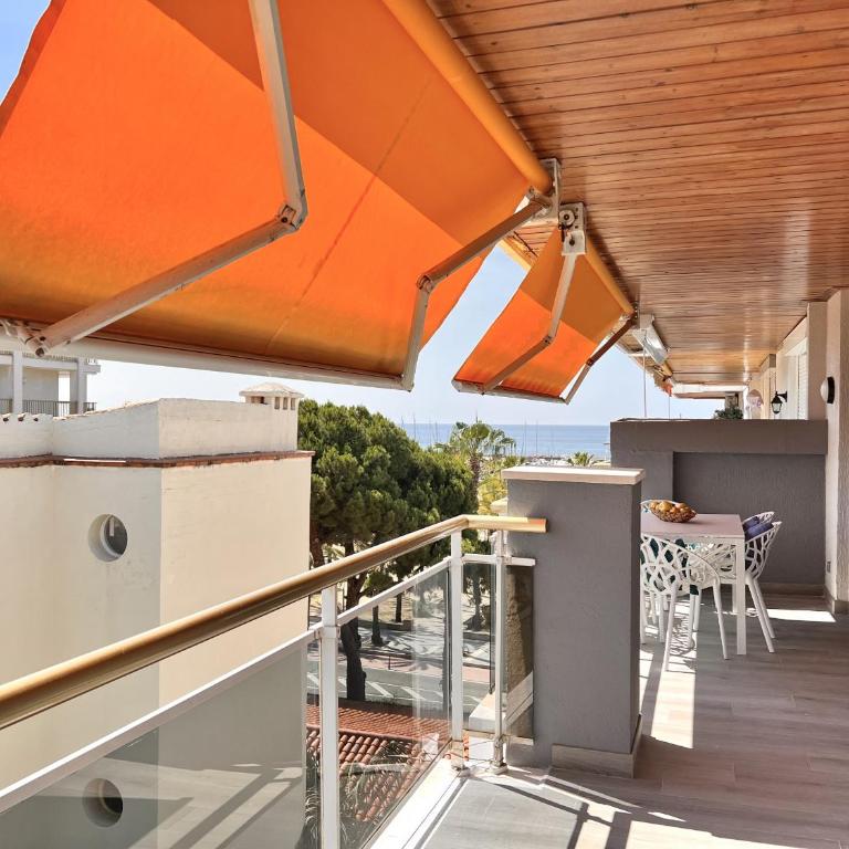 MARITIM Azzure Family Lateral Sea View WiFi - Three-Bedroom Apartment with Sea View - 2