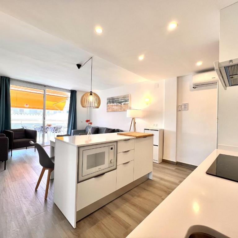 MARITIM Azzure Family Lateral Sea View WiFi - Three-Bedroom Apartment with Sea View - 13