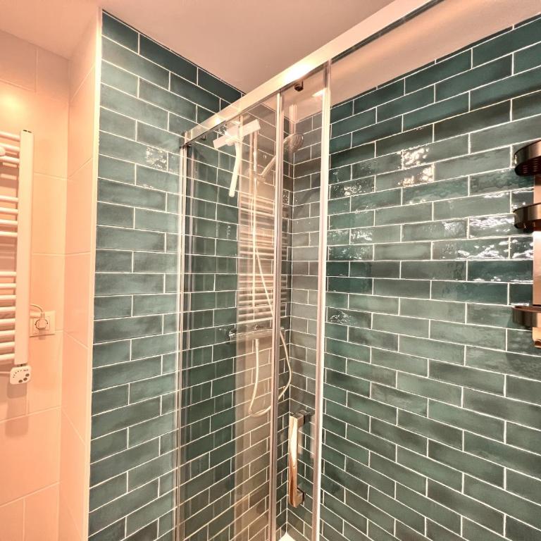 MARITIM Azzure Family Lateral Sea View WiFi - Three-Bedroom Apartment with Sea View - 28
