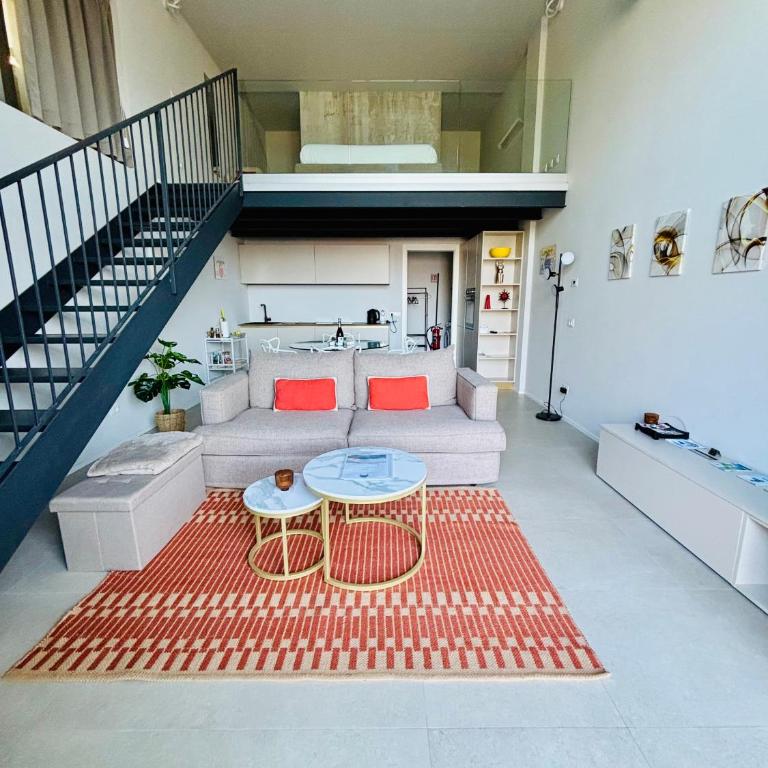 Panorama Loft Apartments - Deluxe Apartment - 10