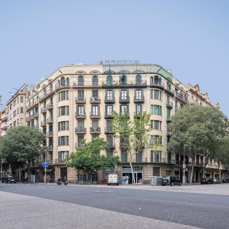 Alcam Entenza - Three-Bedroom Apartment - 9