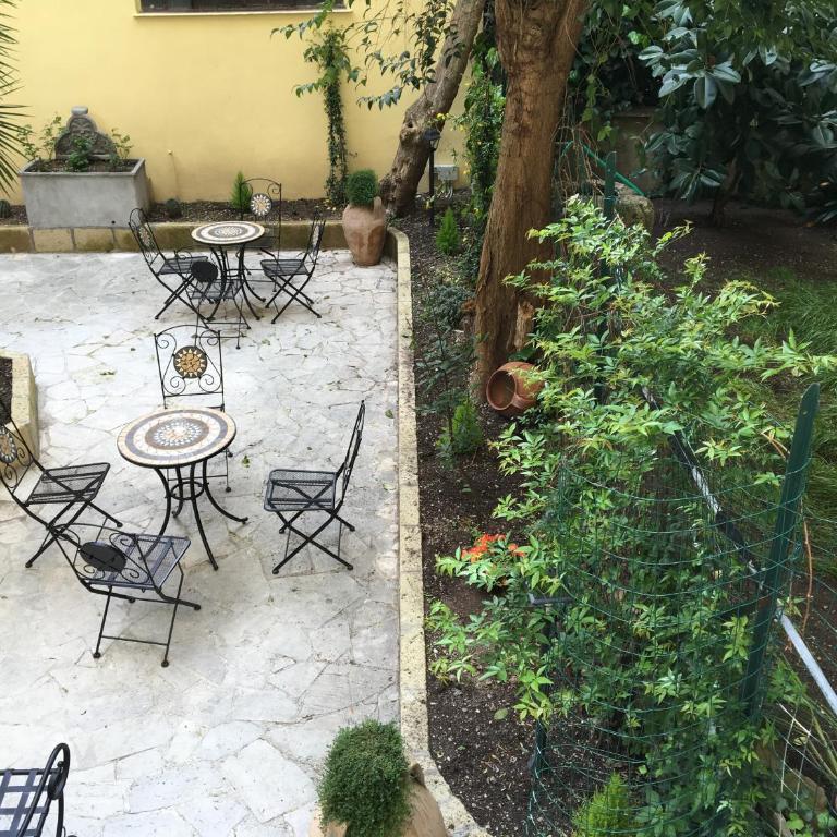 Domus Terenzio - Camera Deluxe Matrimoniale/Doppia con Letti Singoli con Vista Giardino - 12