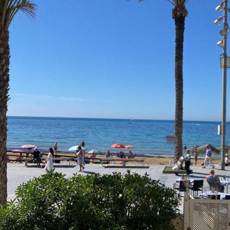 Blue house 1ª linea playa - Three-Bedroom Apartment - 7