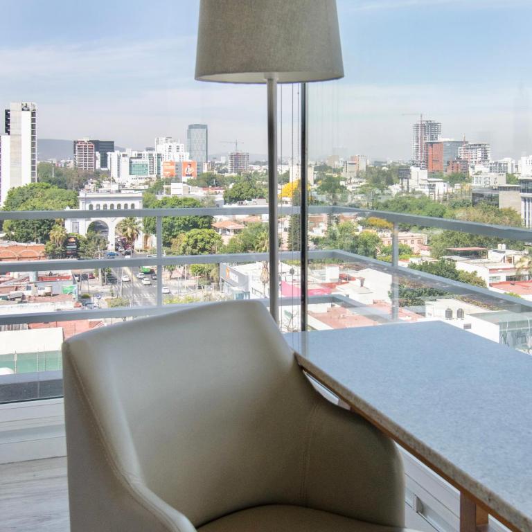 Hotel Velvet Plaza - Habitación Doble con balcón - 4