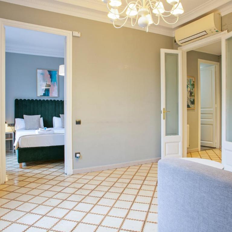 Alcam Entenza - Three-Bedroom Apartment - 24