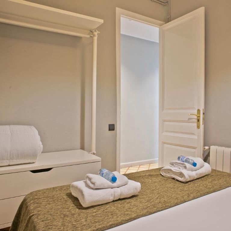Alcam Entenza - Three-Bedroom Apartment - 18