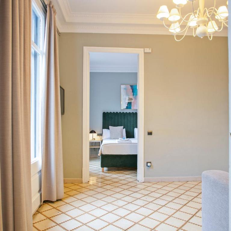 Alcam Entenza - Three-Bedroom Apartment - 23