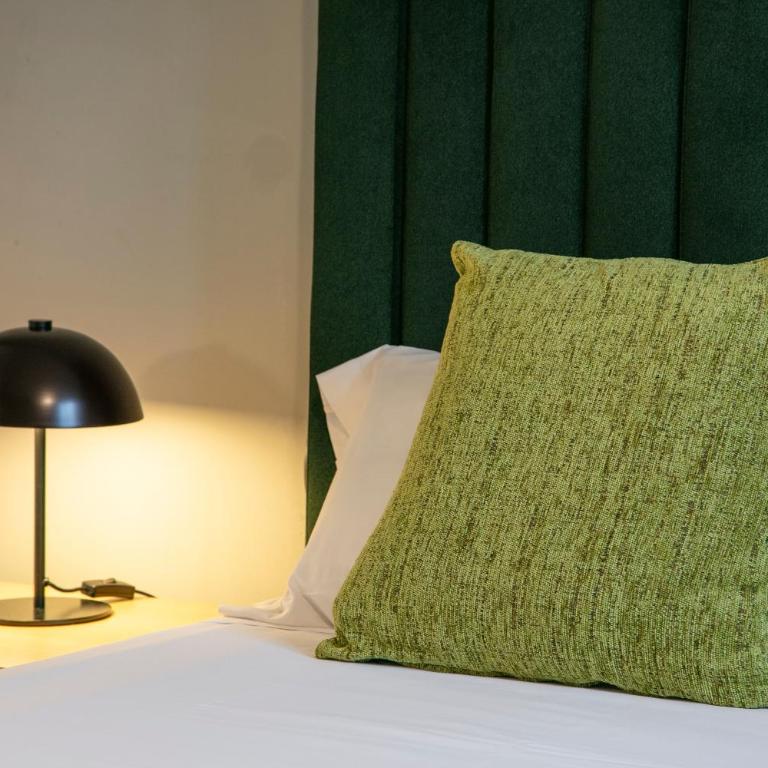 Alcam Entenza - Three-Bedroom Apartment - 17