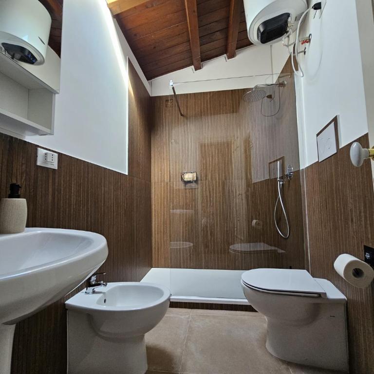 The Normans Apartments - Deluxe Apartment - 6