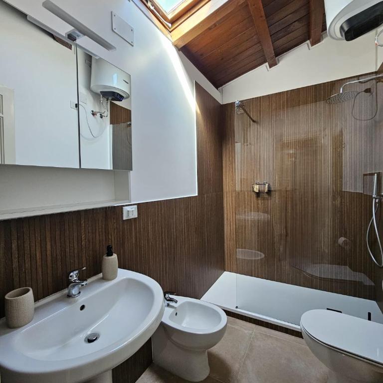 The Normans Apartments - Deluxe Apartment - 8