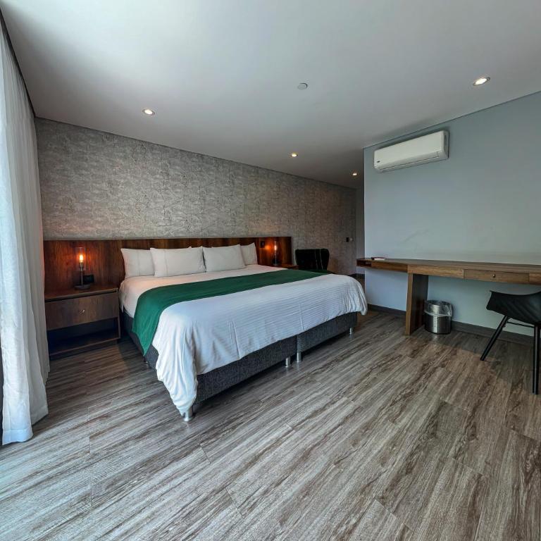 Cafe Hotel Medellín - Habitación Doble Deluxe con balcón - 2