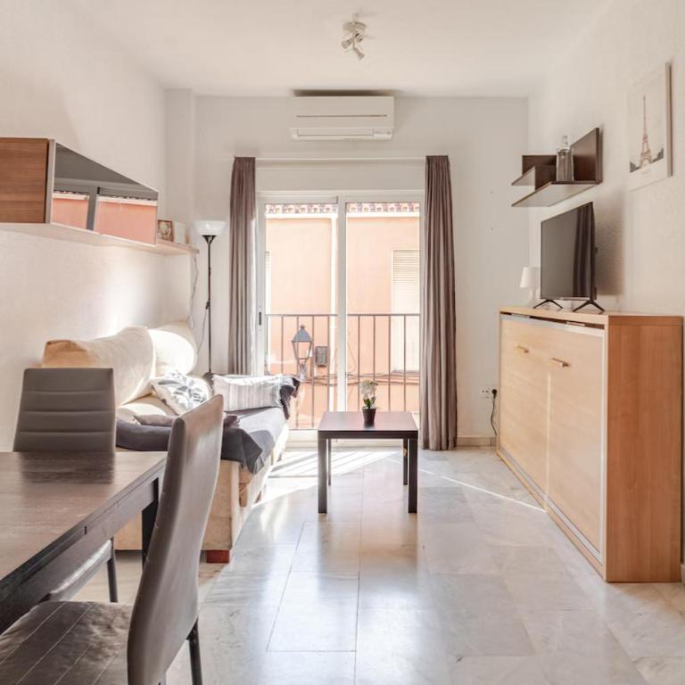 Prime Location in Málaga - 15 Min Walk to Old Town - Apartamento de 1 dormitorio con balcón - 4