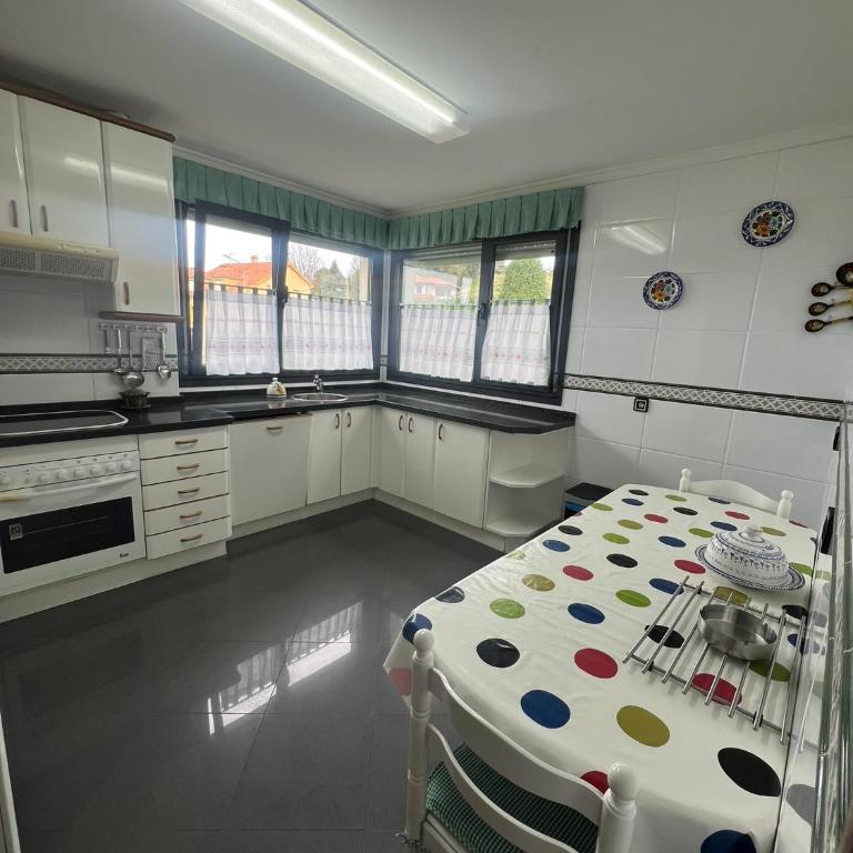 Gestiona2R- Casa grande para 12 en Llanes 6 dormitorios Jardín y espacio exterior - Villa with Garden View - 25