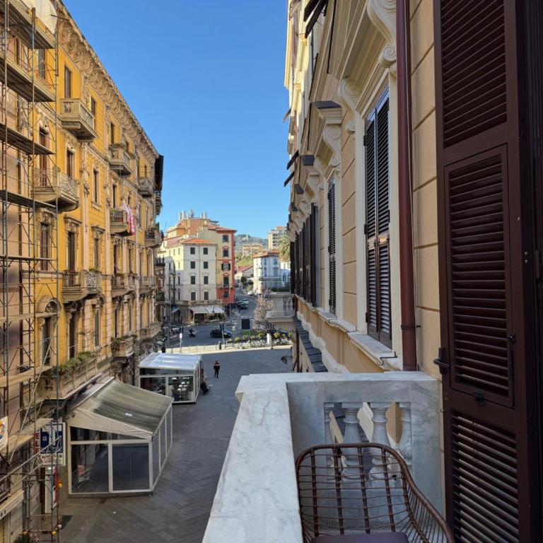 Lovely Rooms - Camera Matrimoniale Deluxe con Balcone - 12
