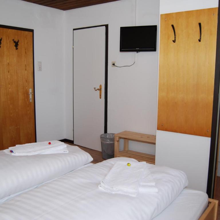 Gästehaus Pernull - Doppelzimmer ohne Balkon - 2