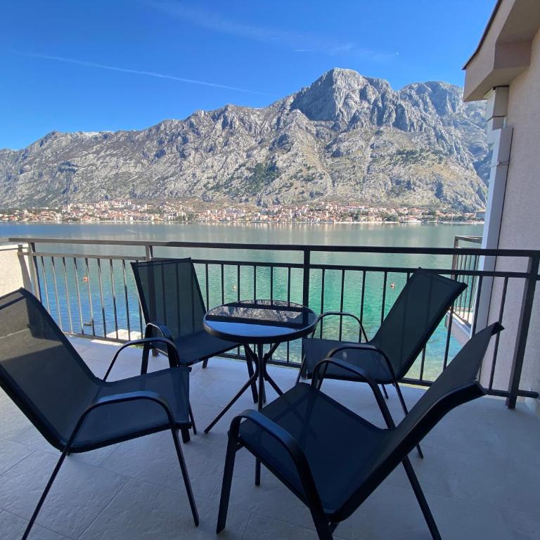 Seafront Apartments House 44 Private Balcony Old Town View - Studio with Sea View - 1