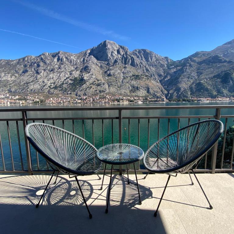 Seafront Apartments House 44 Private Balcony Old Town View - Studio Apartment with Sea View - 1