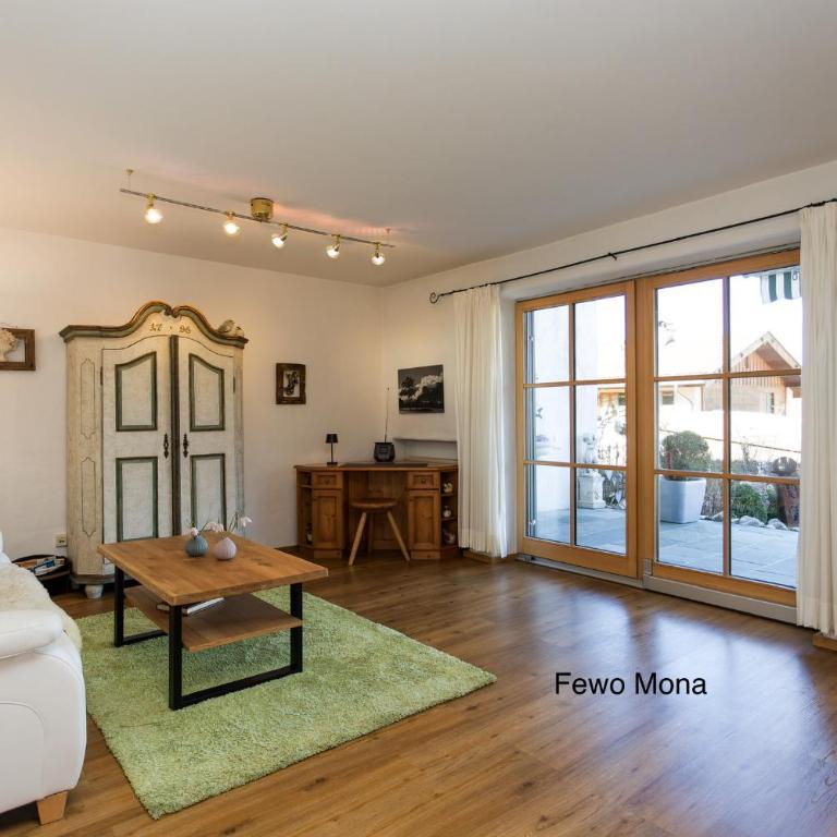 Ferienwohnung Mitteldorf - Apartment mit Gartenblick - 1