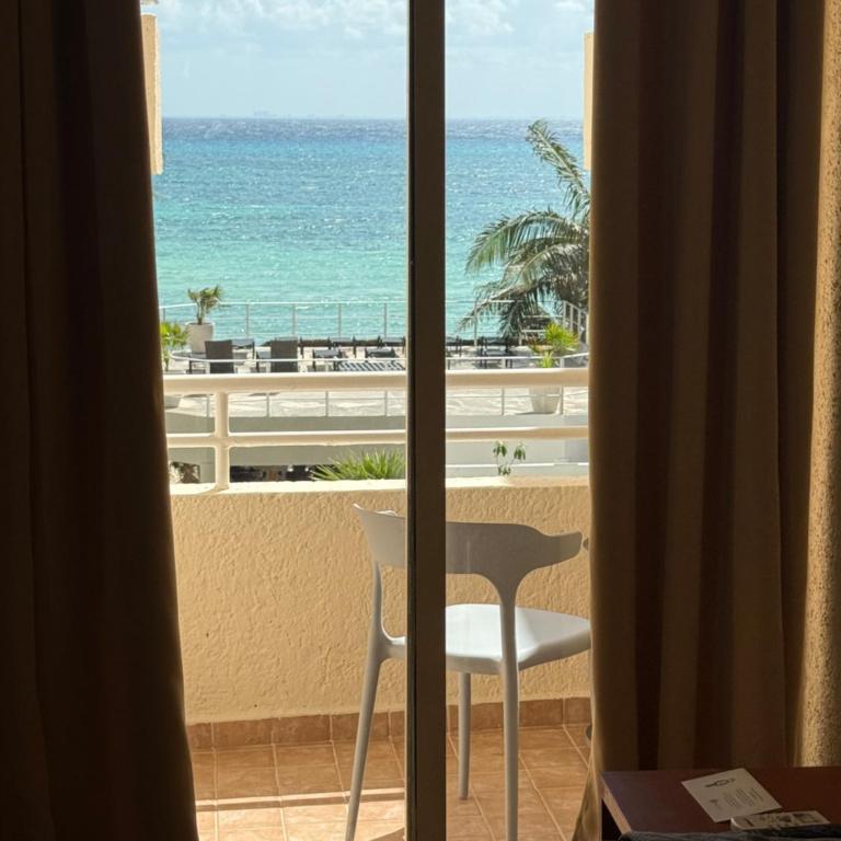 Luciana Hotel & Beach Club - Habitación Doble Deluxe con vistas al mar - 5