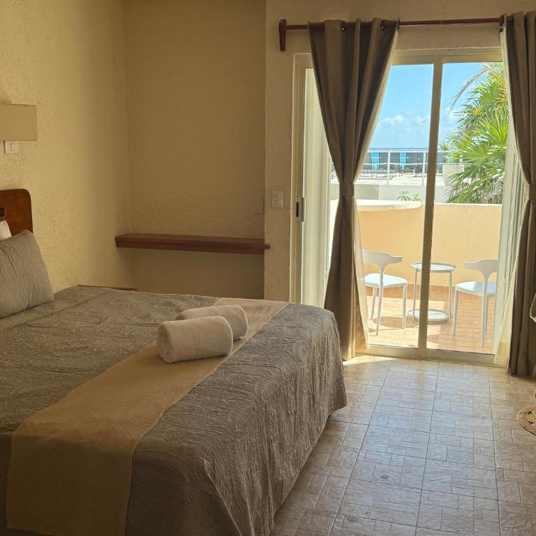 Luciana Hotel & Beach Club - Habitación con cama extragrande y vistas al mar - 22