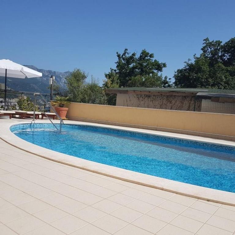 Horizon Two bedroom Penthouse with Hot tub - Two-Bedroom Apartment - 33