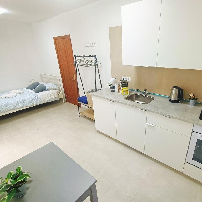 Acogedor Miniestudio en Playa Honda - One-Bedroom Apartment - 4