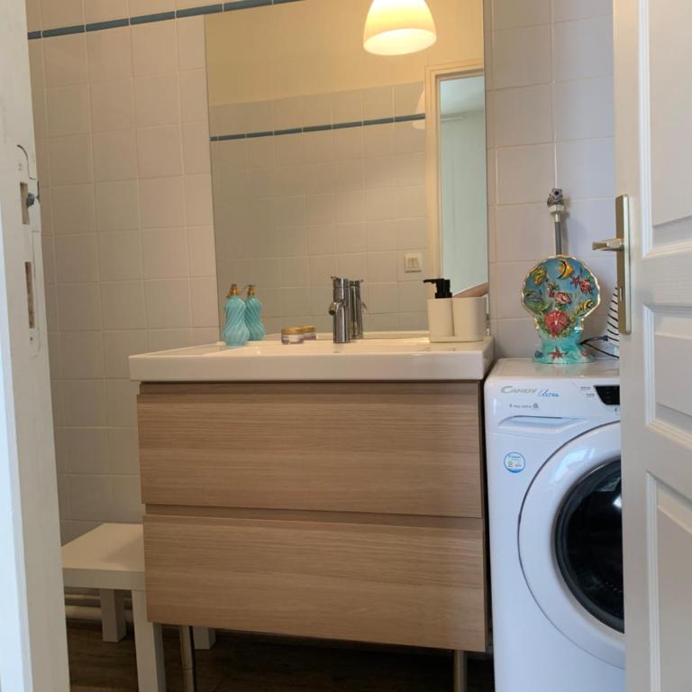 Biarritz centre, près Avenue de Verdun, cosy Apt 2 pieces , salon , chambre séparé, rue très calme à 10 minutes à pied de la grande plage - Appartement 1 Chambre - 23