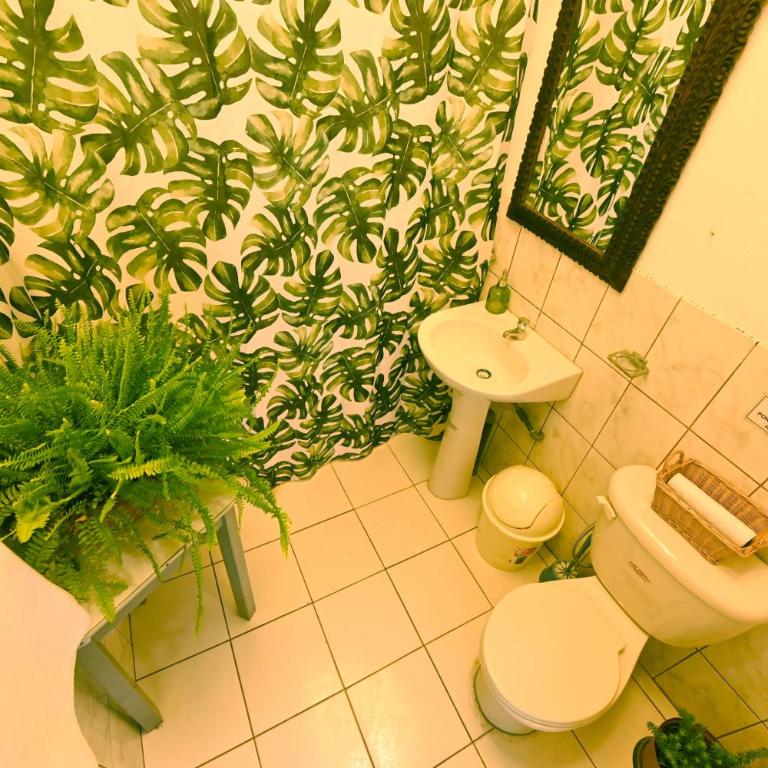 Lamay retreat - Four-Bedroom House - 10