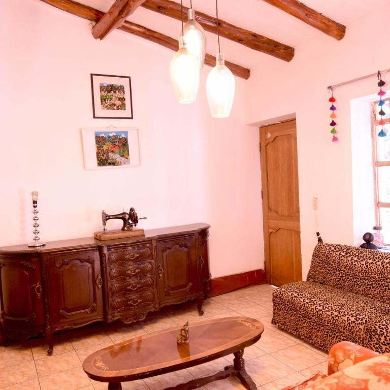 Lamay retreat - Four-Bedroom House - 20