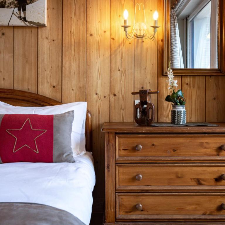 Chalet Hôtel La Sapinière - Chambre Triple avec Vue sur le Mont Blanc - 7