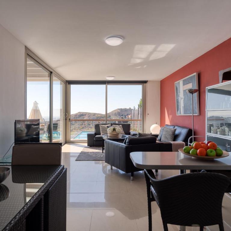 Tropical House sea views - Three-Bedroom Villa - 10